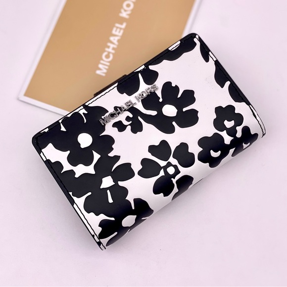Michael Kors Jet Set Medium Floral Print Bi-Fold Wallet - Picture 1 of 12